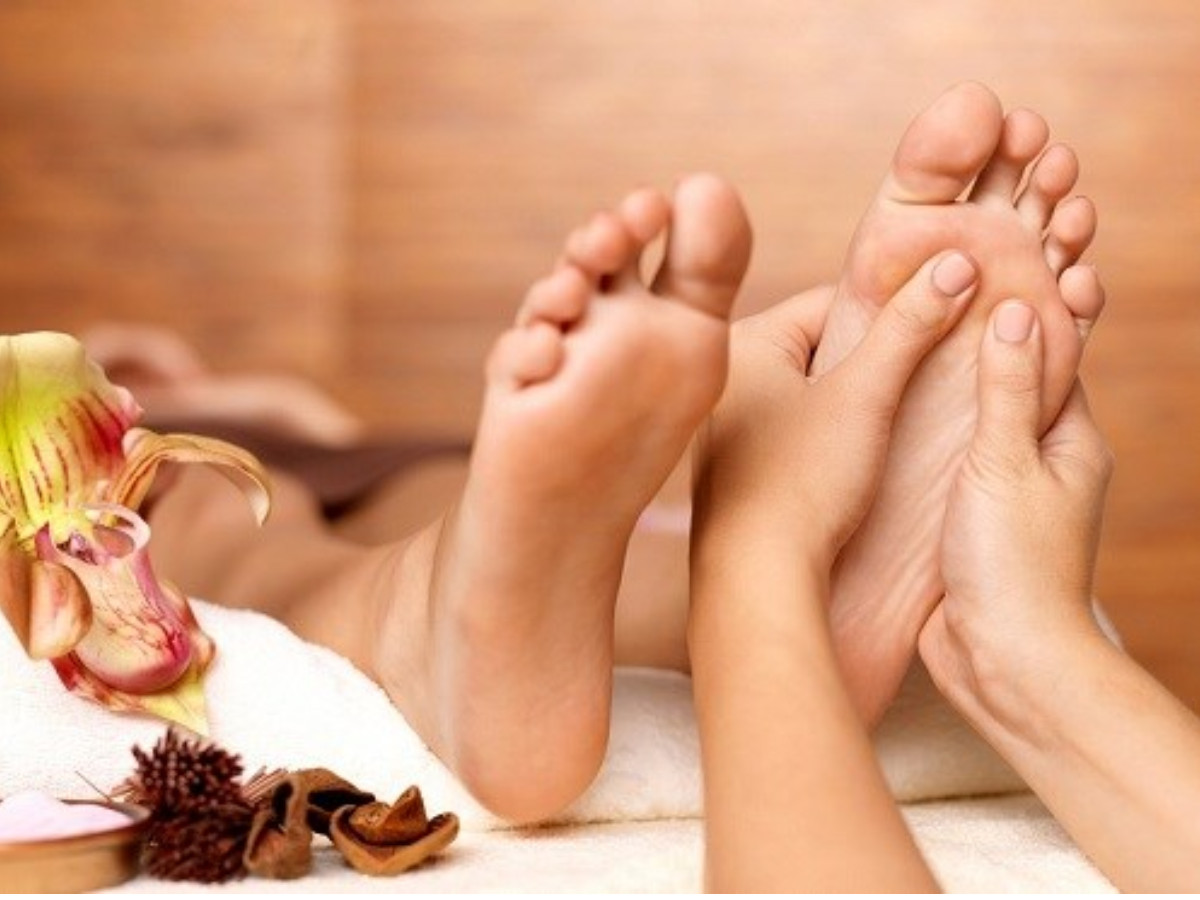 Phương pháp bấm huyệt massage chân